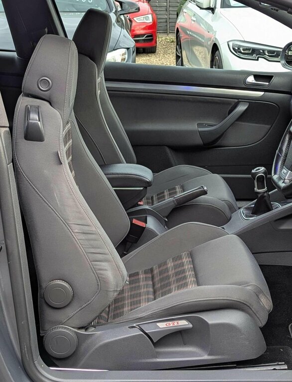 Volkswagen Golf 1.6 Fsi Match Black #10