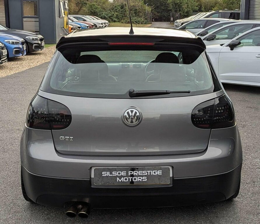 Volkswagen Golf 1.6 Fsi Match Black #6