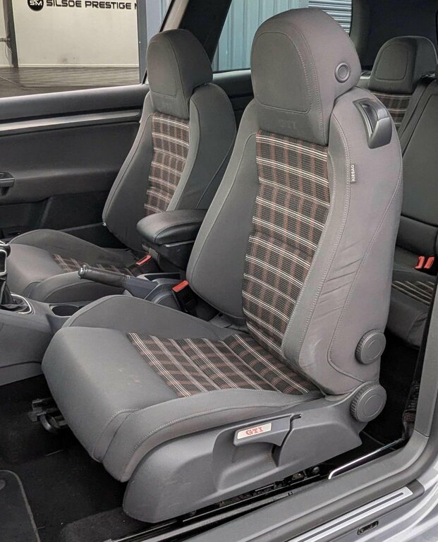 Volkswagen Golf 1.6 Fsi Match Black #16
