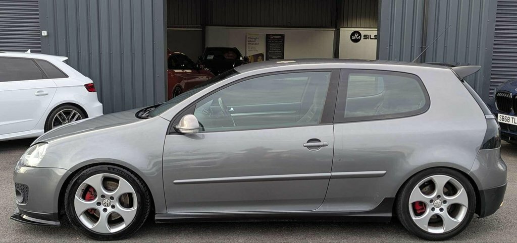 Volkswagen Golf 1.6 Fsi Match Black #4