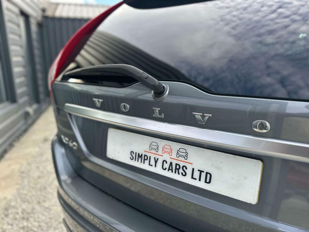 Volvo XC60 D4 Momentum Pro Awd Red #25