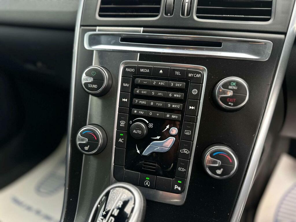 Volvo XC60 D4 Momentum Pro Awd Red #54