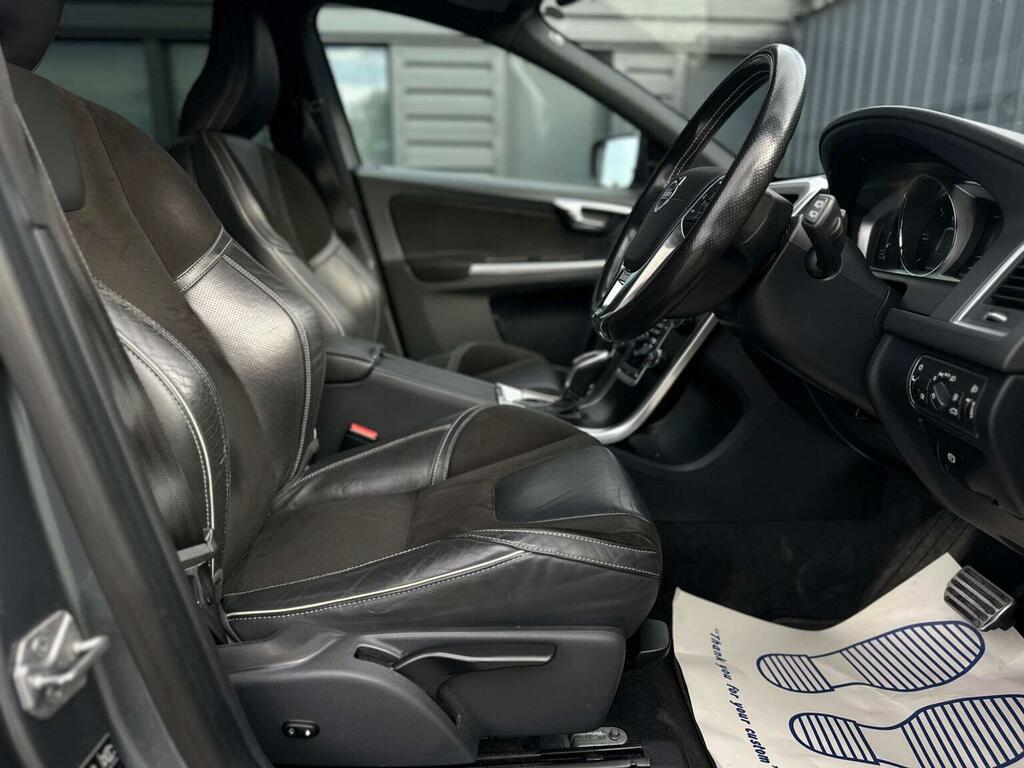 Volvo XC60 D4 Momentum Pro Awd Red #32