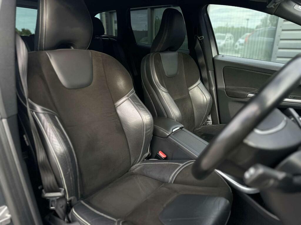 Volvo XC60 D4 Momentum Pro Awd Red #33