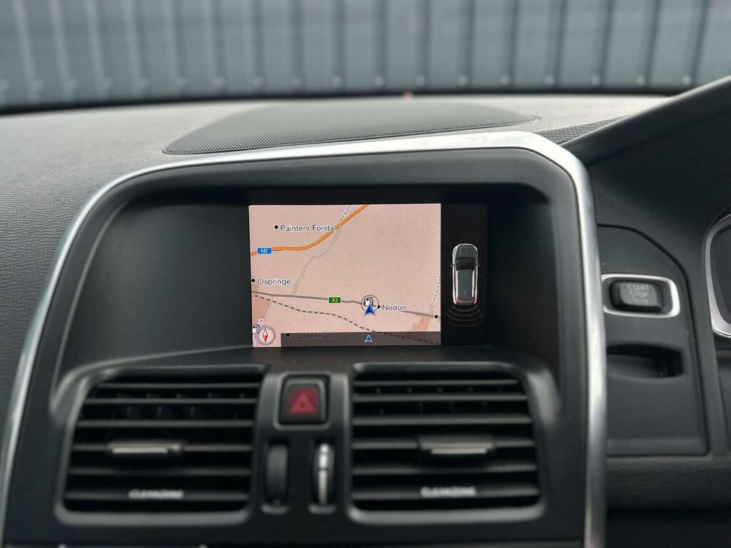 Volvo XC60 D4 Momentum Pro Awd Red #51