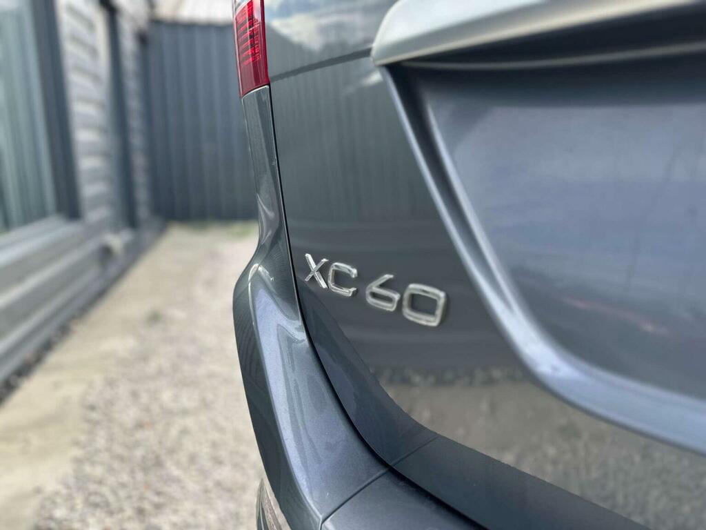 Volvo XC60 D4 Momentum Pro Awd Red #24