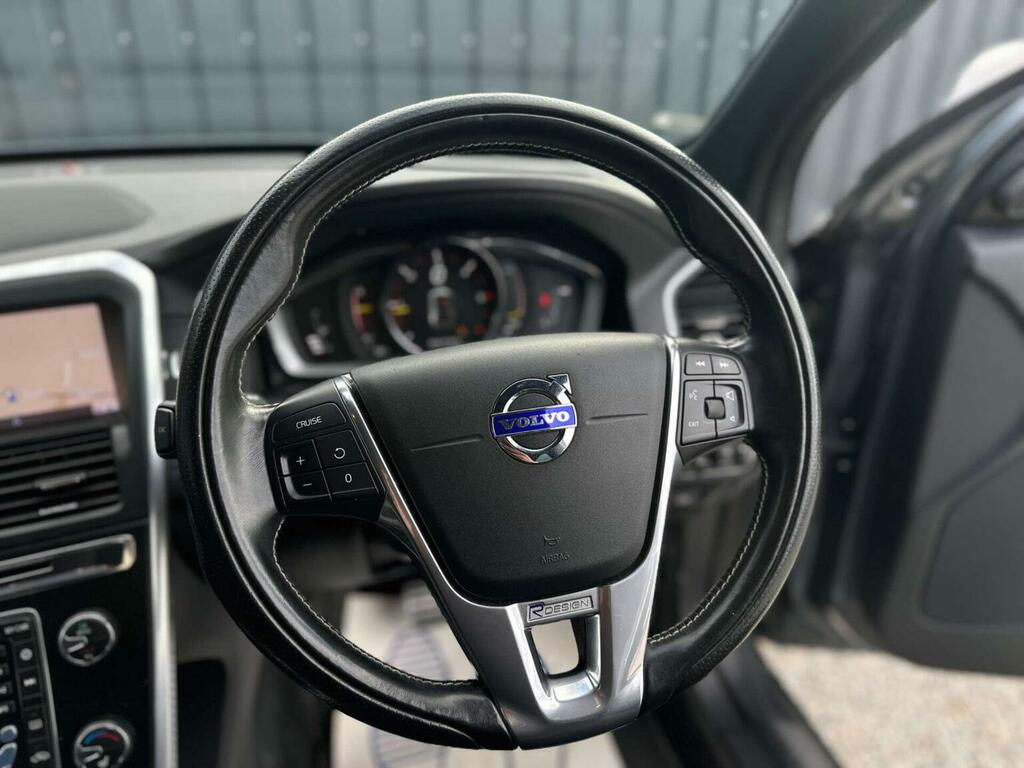 Volvo XC60 D4 Momentum Pro Awd Red #35