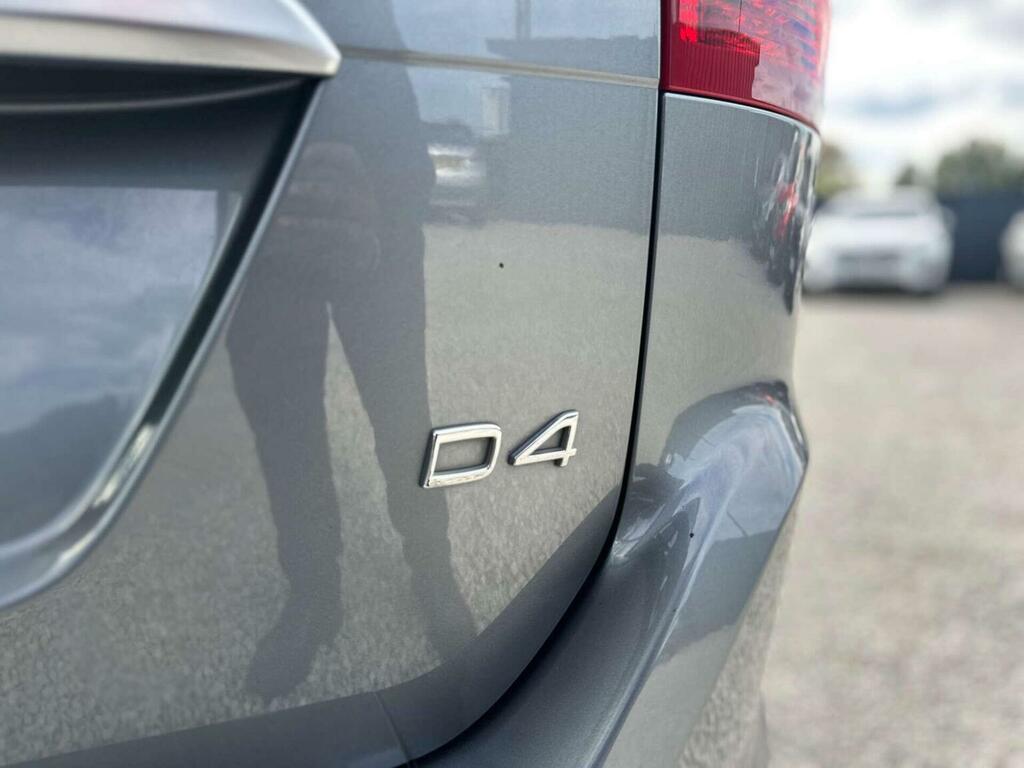 Volvo XC60 D4 Momentum Pro Awd Red #23