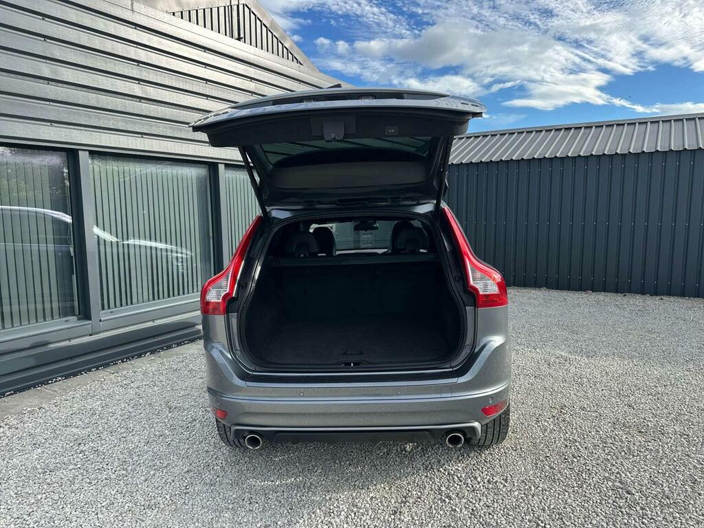 Volvo XC60 D4 Momentum Pro Awd Red #28