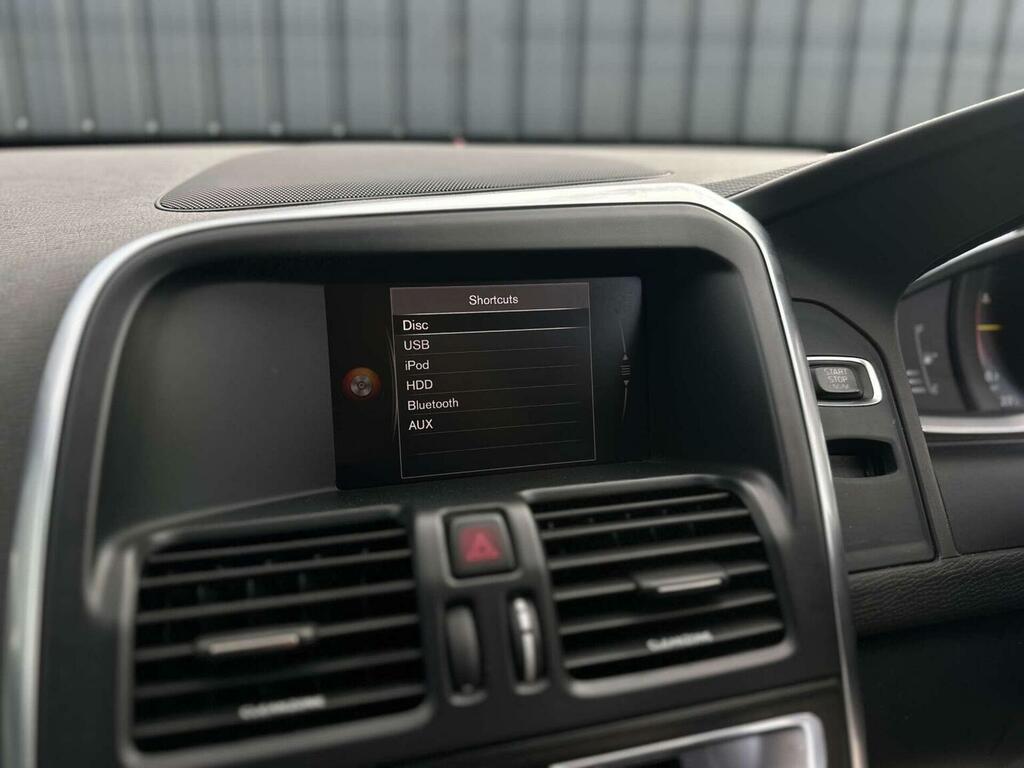 Volvo XC60 D4 Momentum Pro Awd Red #53
