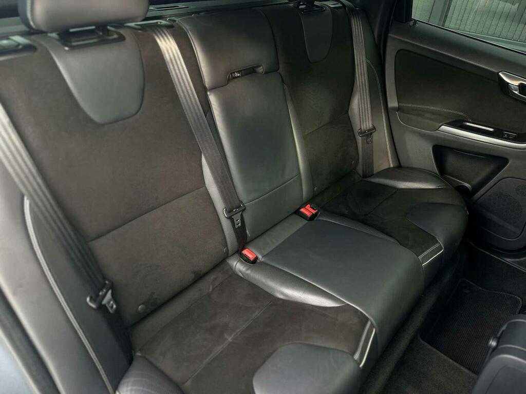 Volvo XC60 D4 Momentum Pro Awd Red #39