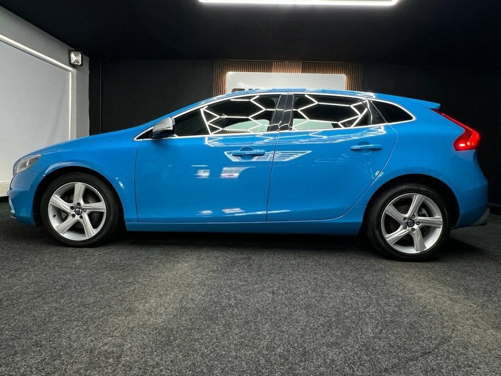 Volvo V40 1.6L R-design Blue #3
