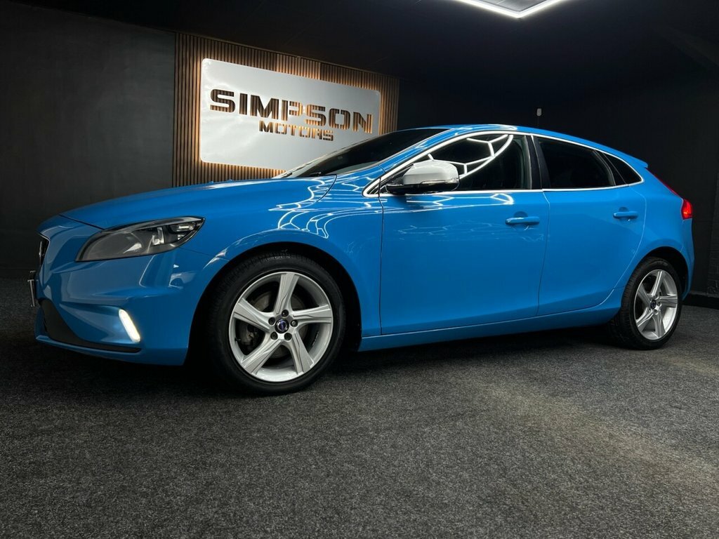 Volvo V40 1.6L R-design Blue #2