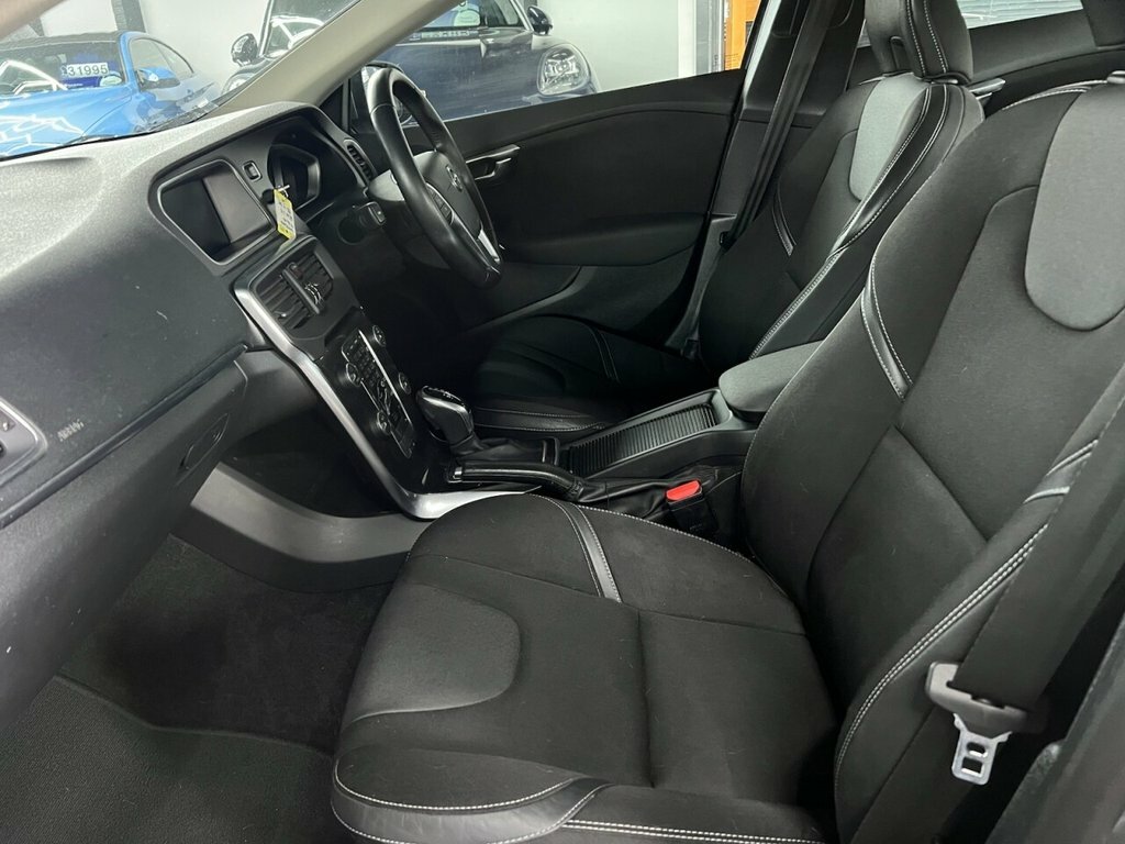 Volvo V40 Momentum Edition Grey #3