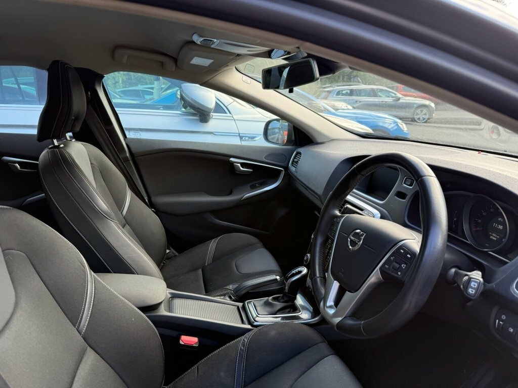 Volvo V40 Momentum Edition Grey #4