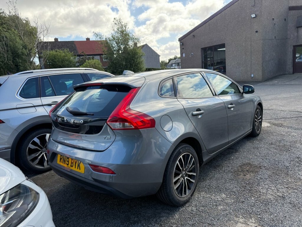 Volvo V40 Momentum Edition Grey #3