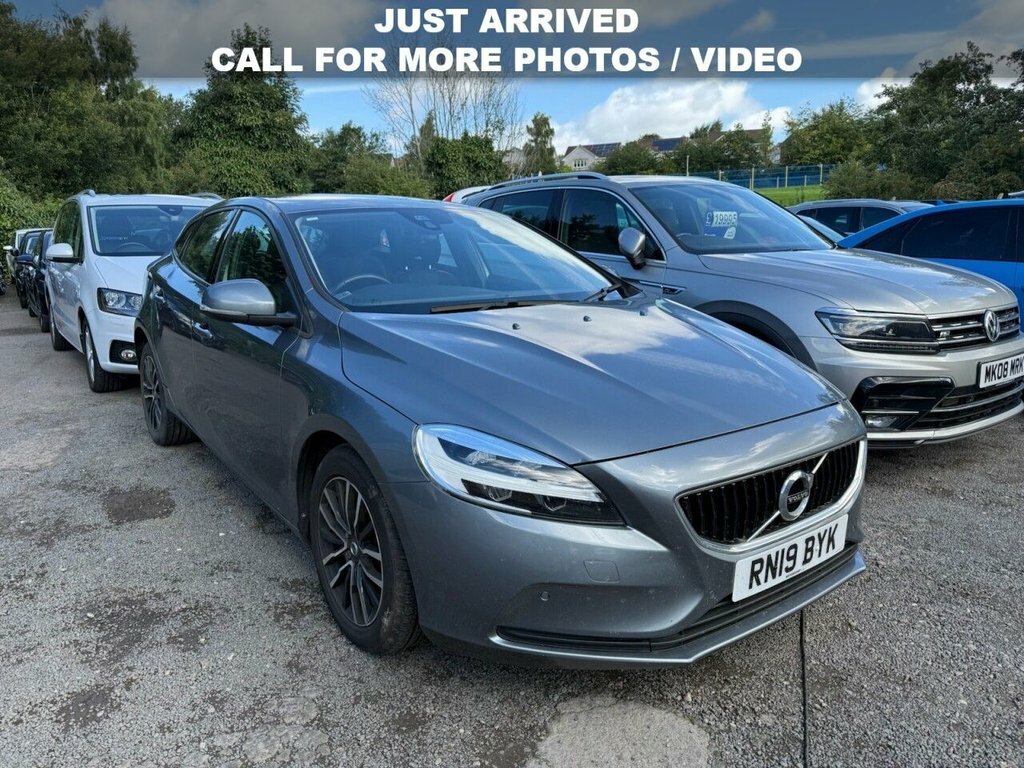 Volvo V40 Momentum Edition Grey