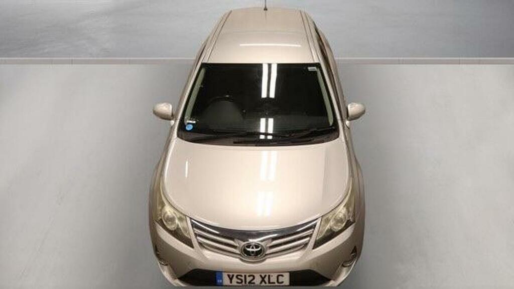 Toyota Avensis Estate 2.0 D-4d Tr Tourer Euro 5 201212 Silver #2
