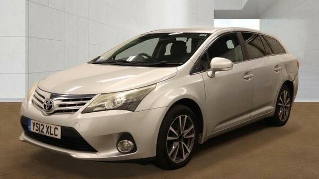 Toyota Avensis Estate 2.0 D-4d Tr Tourer Euro 5 201212 Silver