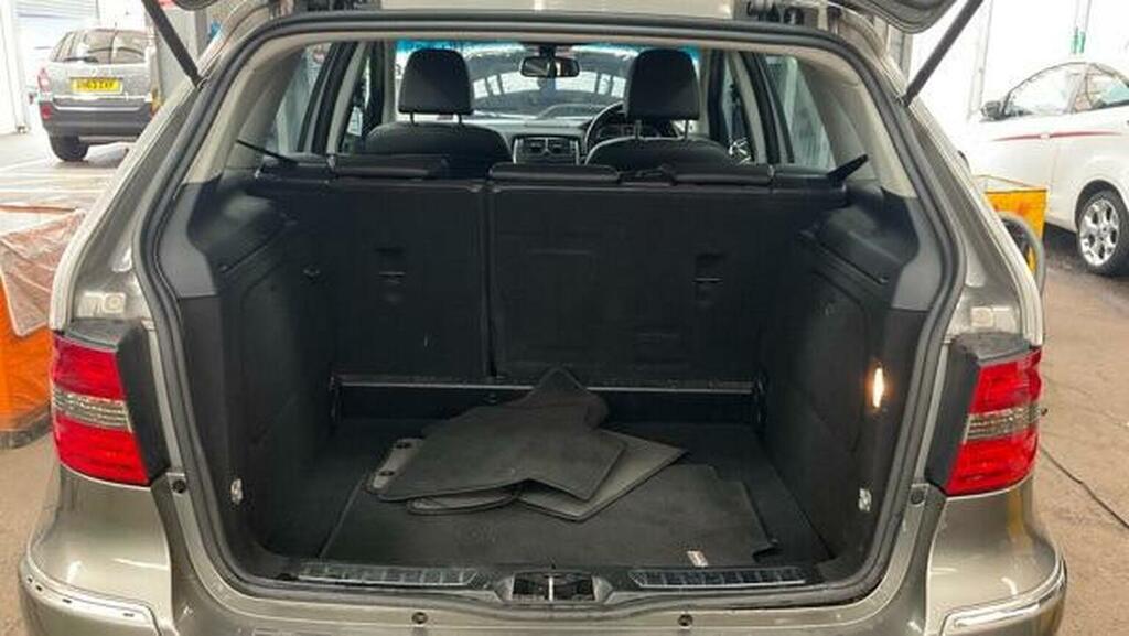 Mercedes-Benz B Class Mpv Silver #13