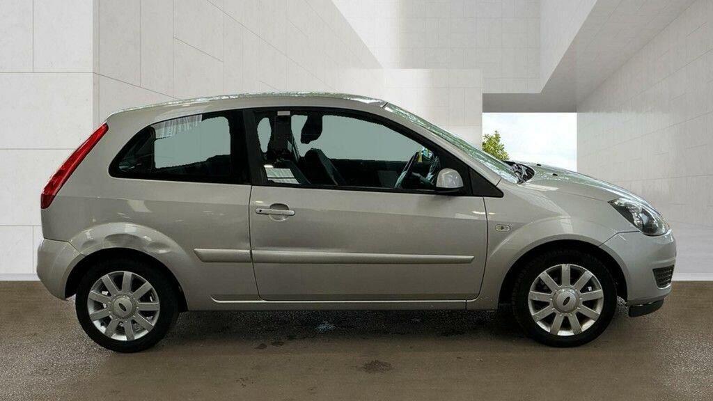 Ford Fiesta 1.25 Silver Silver #5