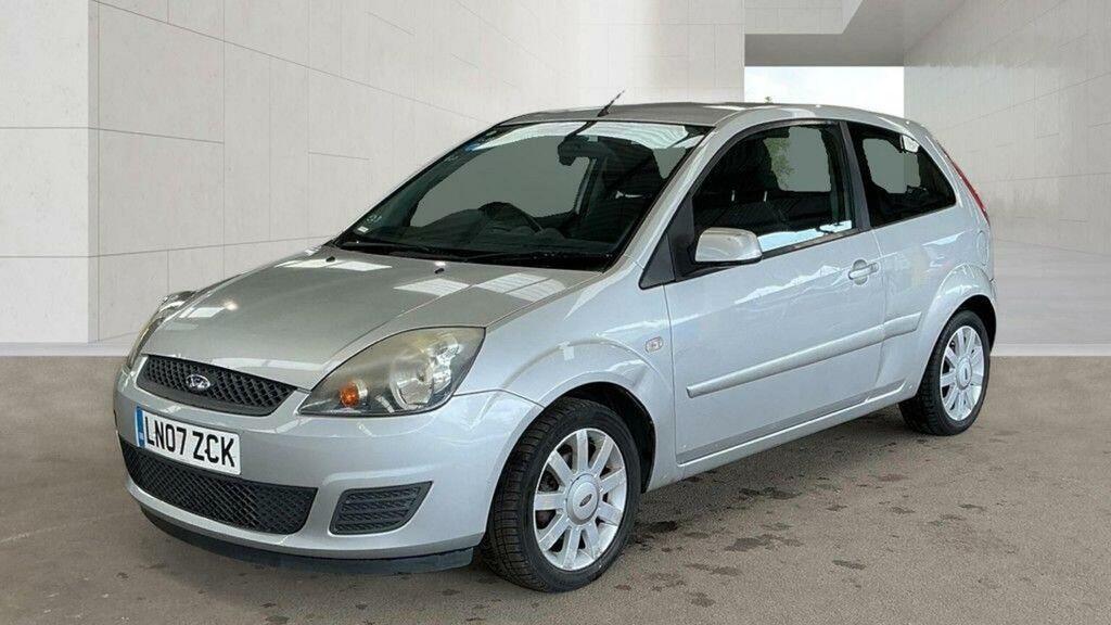 Ford Fiesta 1.25 Silver Silver #2