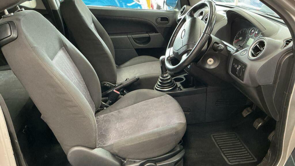 Ford Fiesta 1.25 Style Black #8