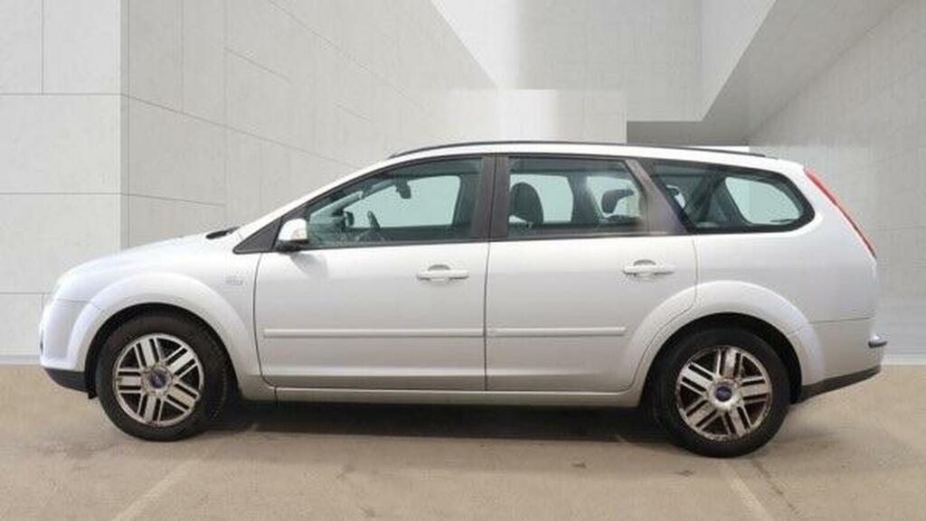 Ford Focus 1.6 Ghia Silver #5