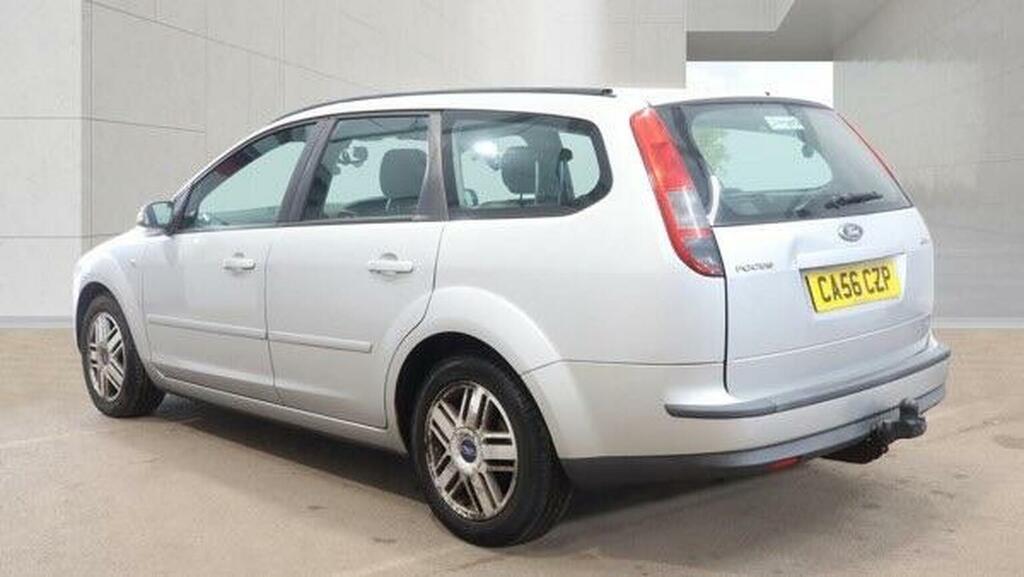 Ford Focus 1.6 Ghia Silver #4