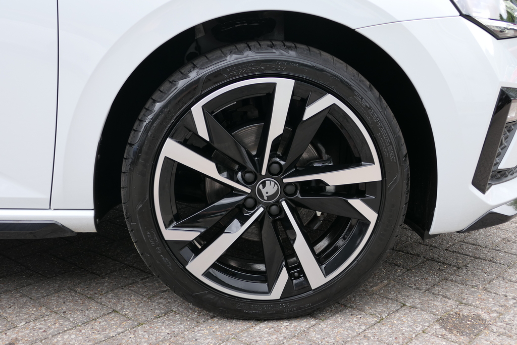 Skoda Scala 1.5 Tsi Monte Carlo Edition Dsg 150 Ps White #5