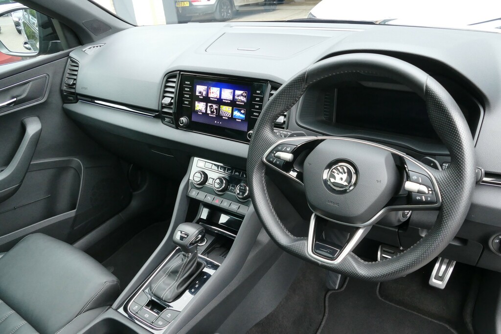 Skoda Karoq 1.5 Tsi Sportline Dsg 0 Ps Black #6