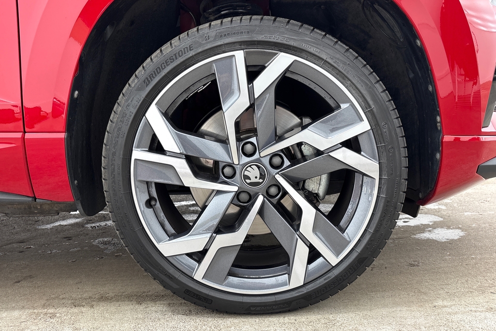 Skoda Karoq 1.5 Tsi Sportline Edition Dsg 150 Ps Red #5