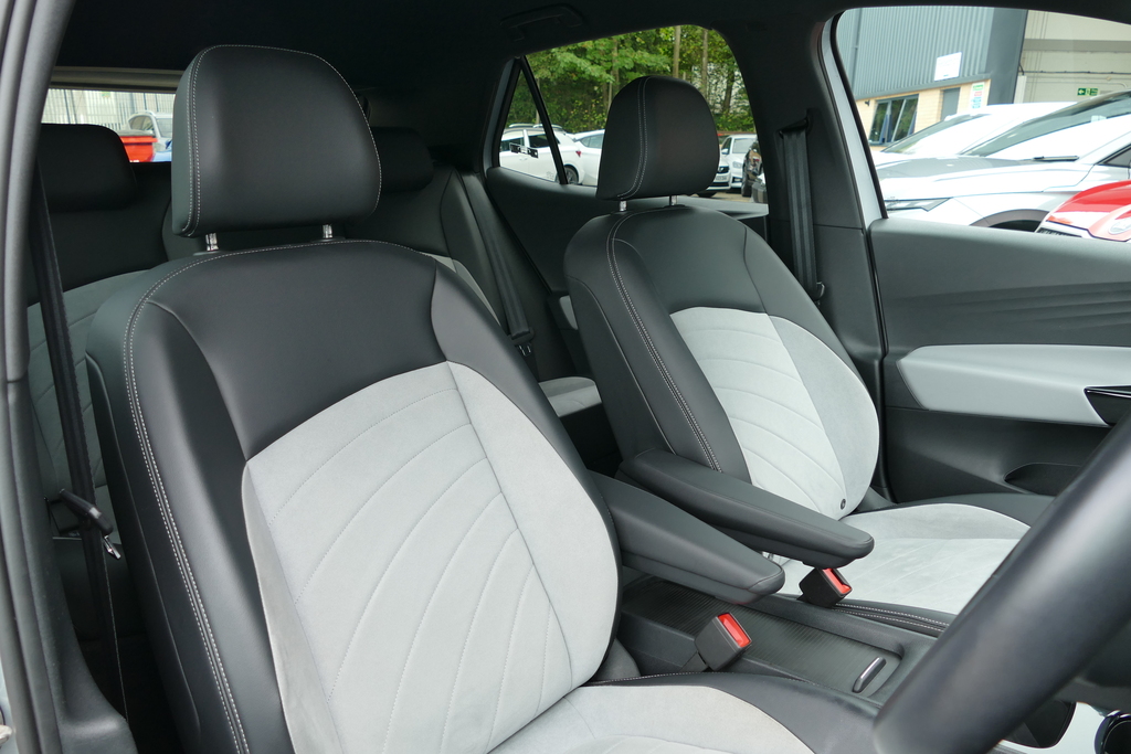 Volkswagen ID.3 150Kw Tour Pro S 77Kwh 135Kw Ch 204 Ps Silver #5