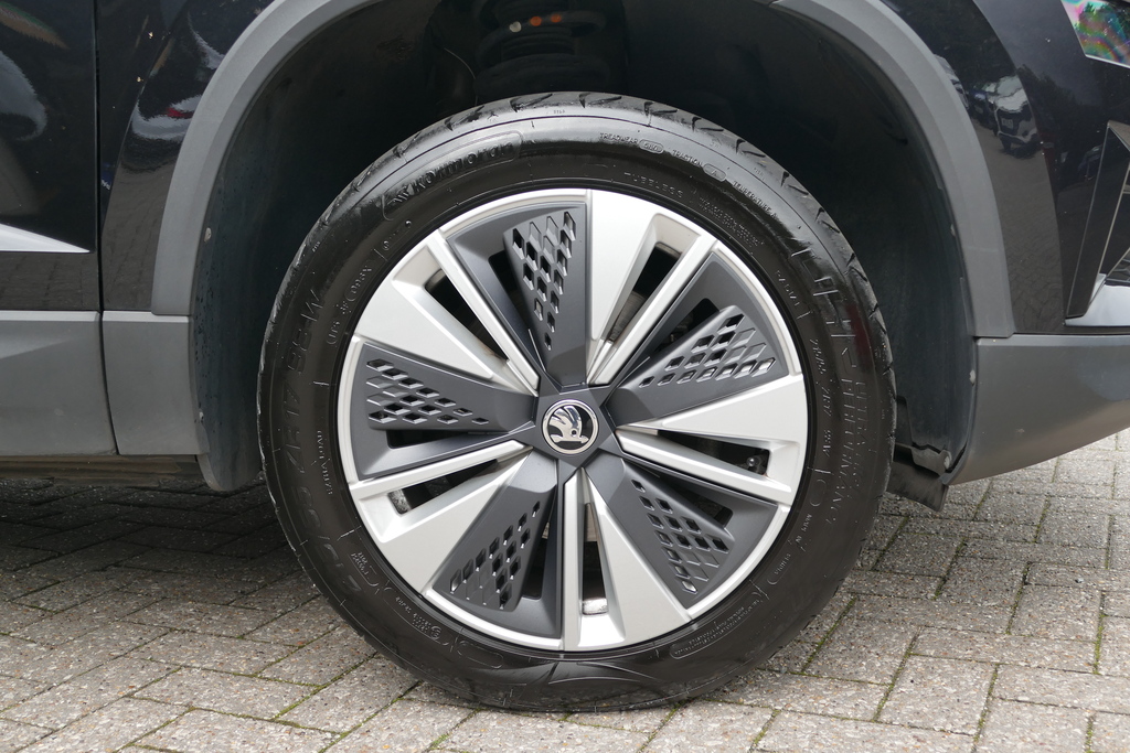 Skoda Karoq 1.0 Tsi Se Drive 110 Ps Black #5
