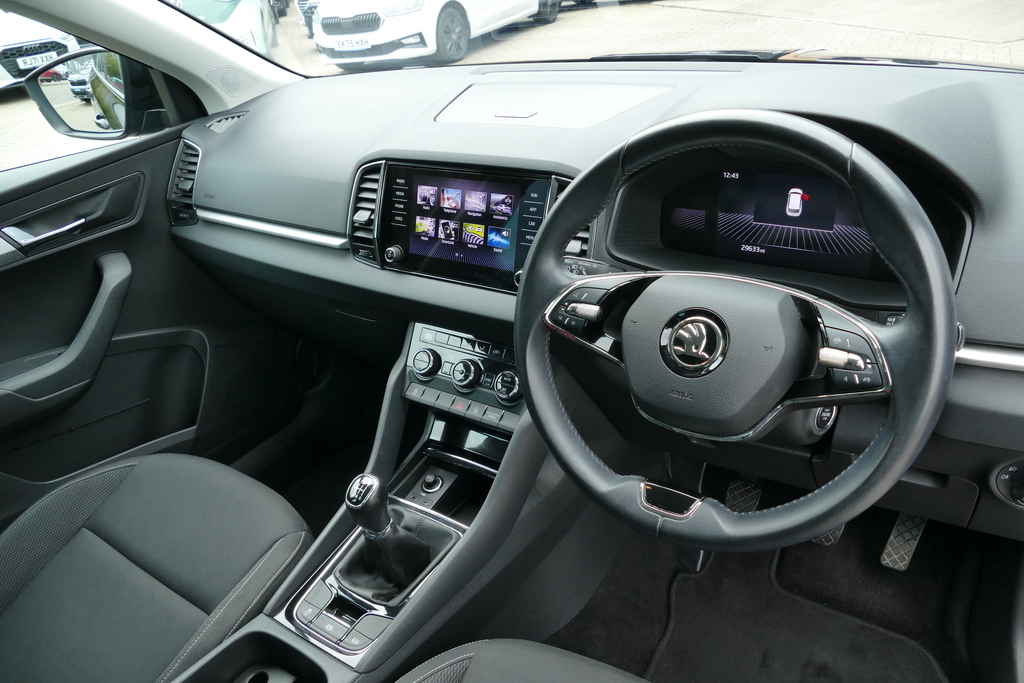 Skoda Karoq 1.0 Tsi Se Drive 110 Ps Black #6