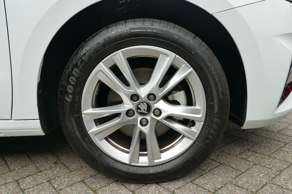 Skoda Fabia 1.0 Tsi 116 Se L Edition Dsg 116 Ps White #5