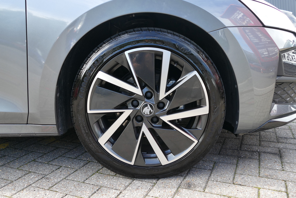 Skoda Octavia 2.0 Tdi 150 Sportline Dsg 150 Ps Grey #5