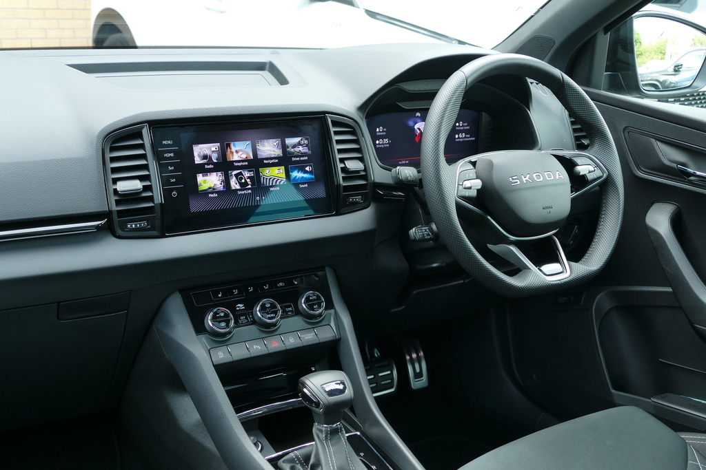 Skoda Karoq 1.5 Tsi Sportline Edition Dsg 150 Ps Black #2