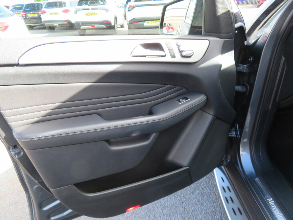 Mercedes-Benz GLE Class Suv Black #48