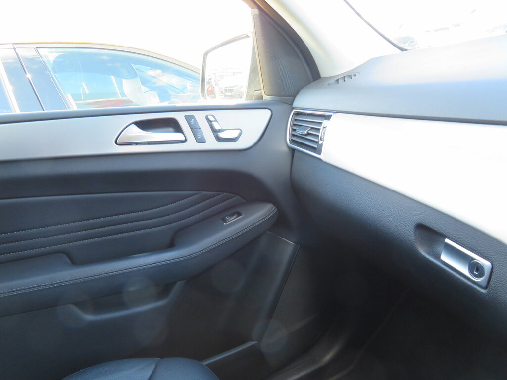 Mercedes-Benz GLE Class Suv Black #36