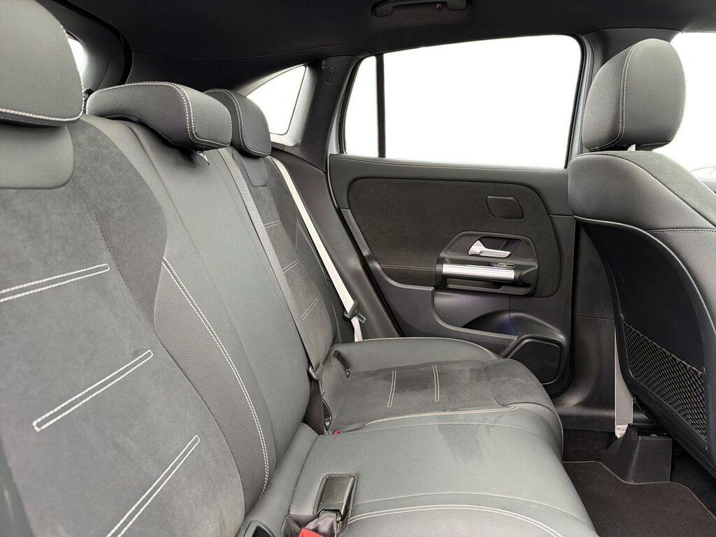 Mercedes-Benz GLA Class 2.0 Gla220d Amg Line Premium Plus 8G-dct 4Matic Silver #4