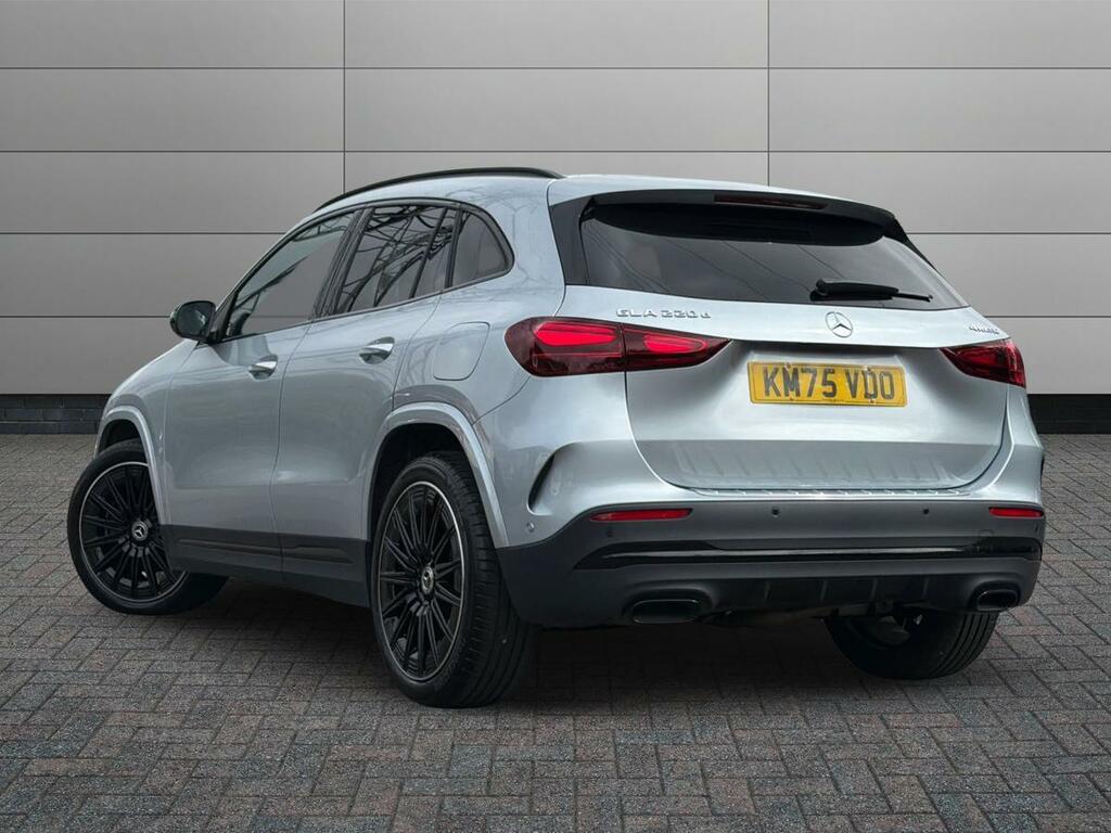 Mercedes-Benz GLA Class 2.0 Gla220d Amg Line Premium Plus 8G-dct 4Matic Silver #2