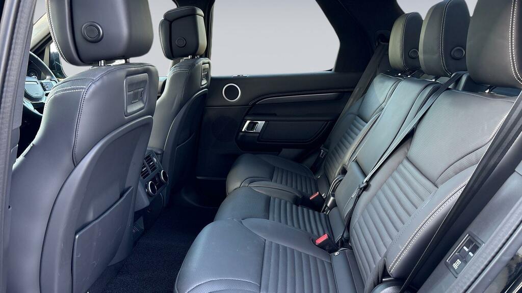 Land Rover Discovery 3.0 D350 Metropolitan Edition Black #4