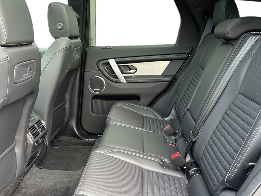 Land Rover Discovery Sport 2.0 D200 Landmark Black #4