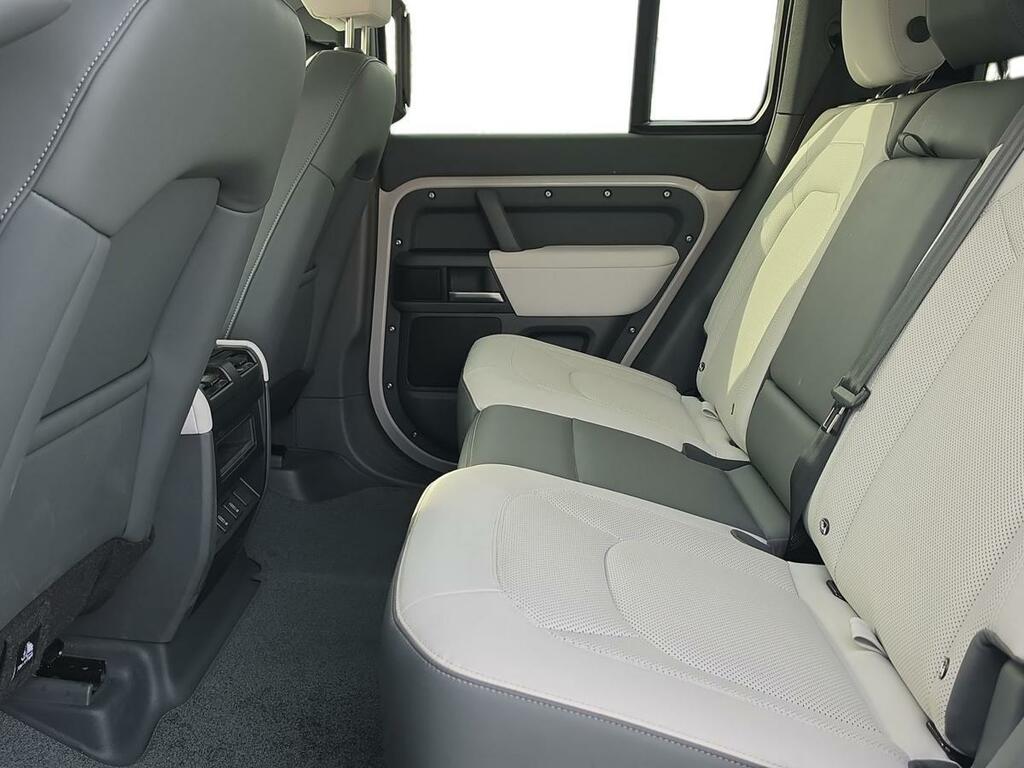 Land Rover Defender 110 3.0 D250 110 X-dynamic Se Grey #4