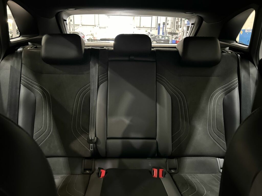 Volkswagen ID.4 Match Pro Black #32