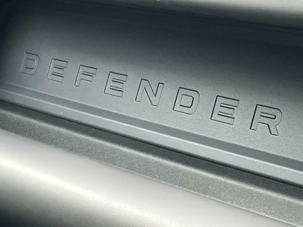 Land Rover Defender 110 X-dynamic Hse Grey #33