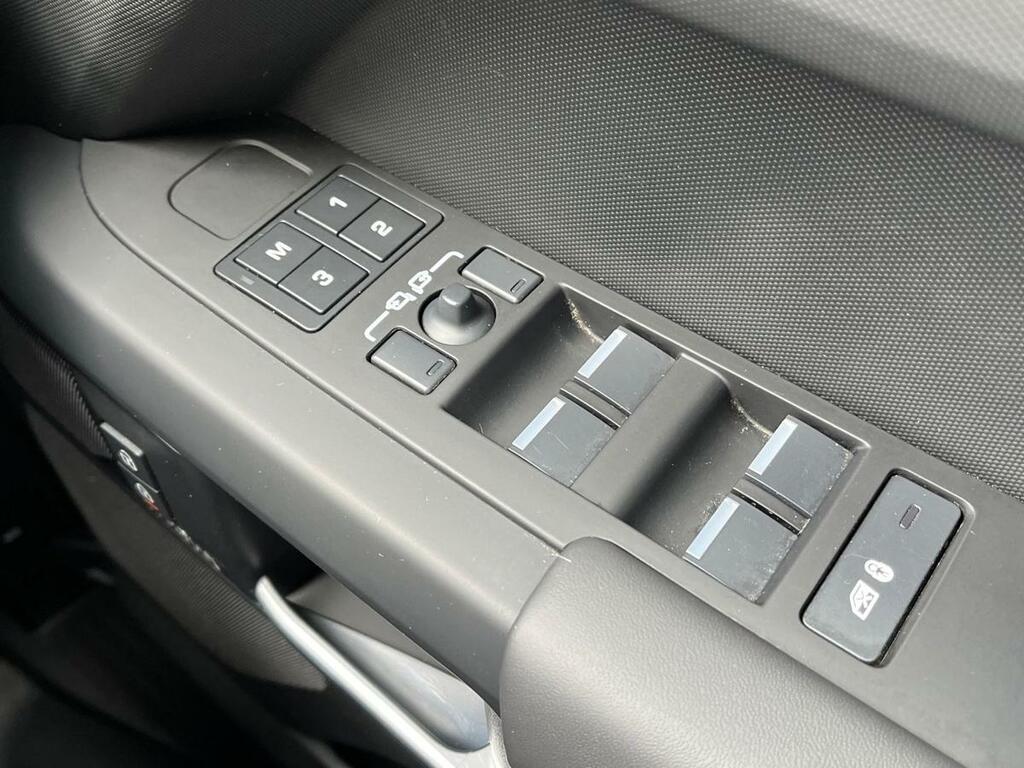 Land Rover Defender 110 X-dynamic Hse Grey #25