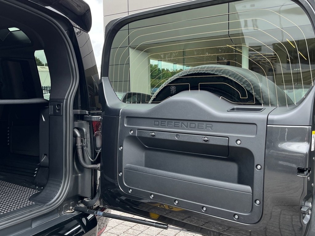 Land Rover Defender 110 X-dynamic Hse Grey #42
