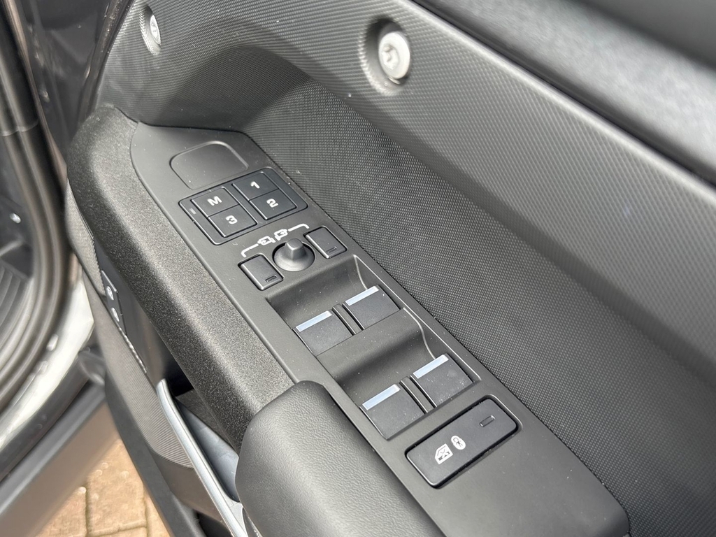 Land Rover Defender 110 D300 X-dynamic Hse Eiger Grey Grey #25